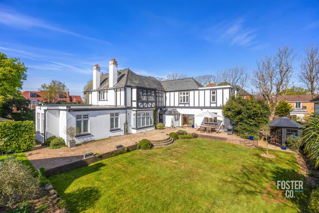 Dyke Road Avenue, 34-033.jpg