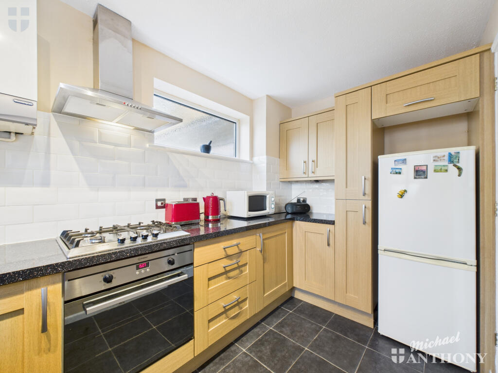 CAM03218G0-PR0812-STILL008