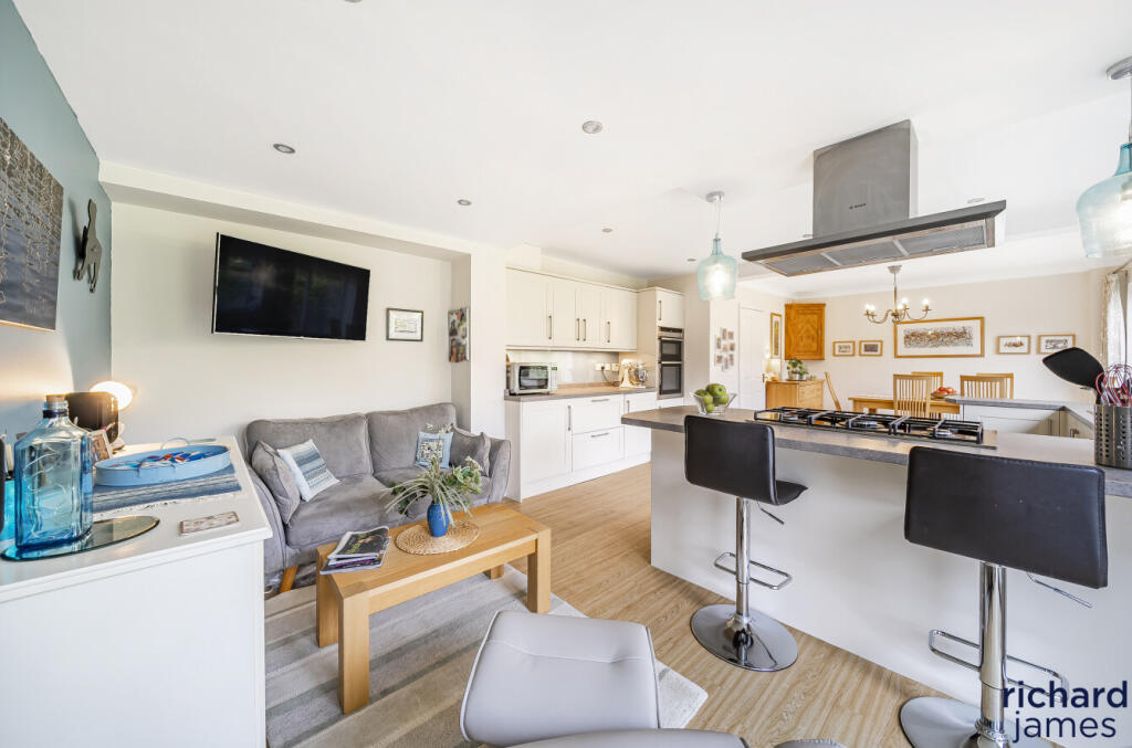 b60b665e-31a0-467...