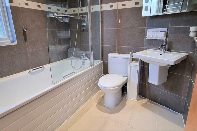 aberc  bathroom 2.jpg