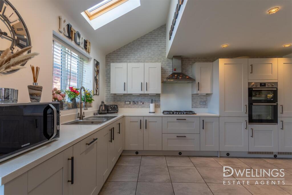 DWELEST - 3 Bishop Lane, DE13 9EY-0009.jpg
