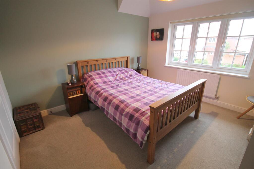 W Bed 1c.JPG