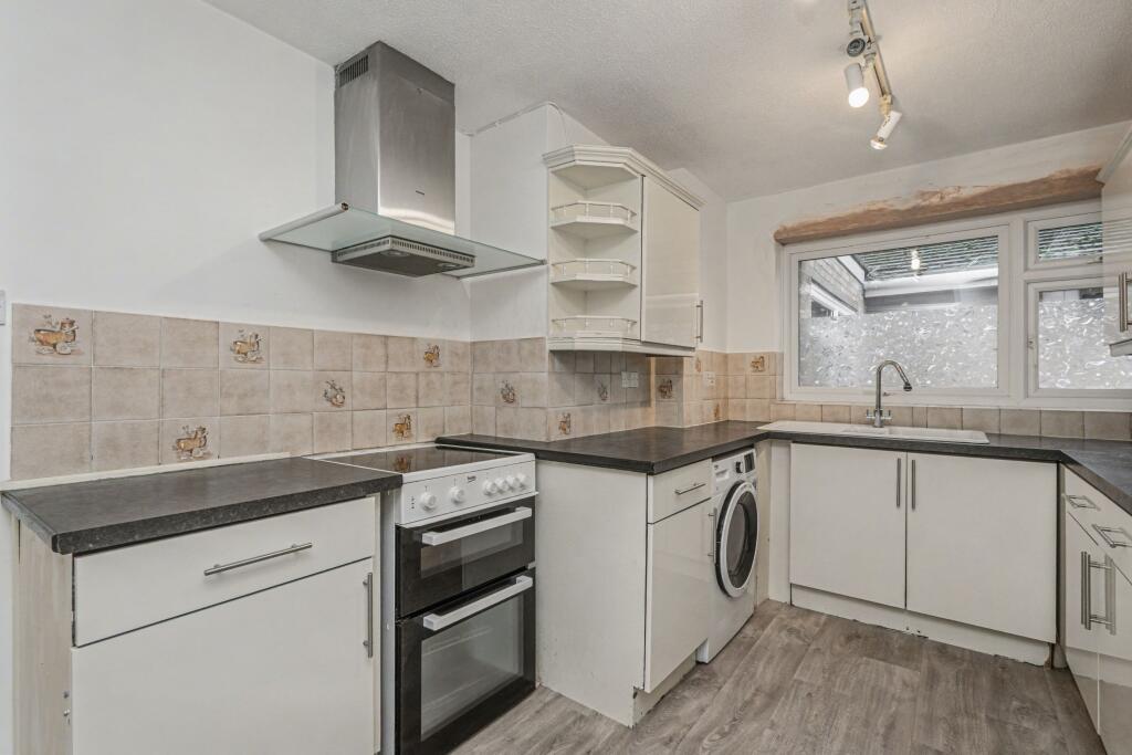 9 Coniston Court, Hanger Hill, Weybridge, KT13 9YR