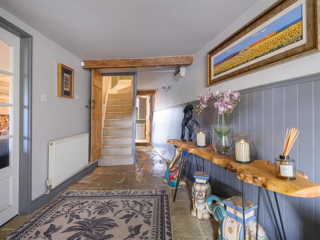 12 London Road-1.jpg