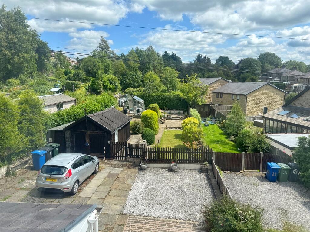 Parking &amp; Gardens