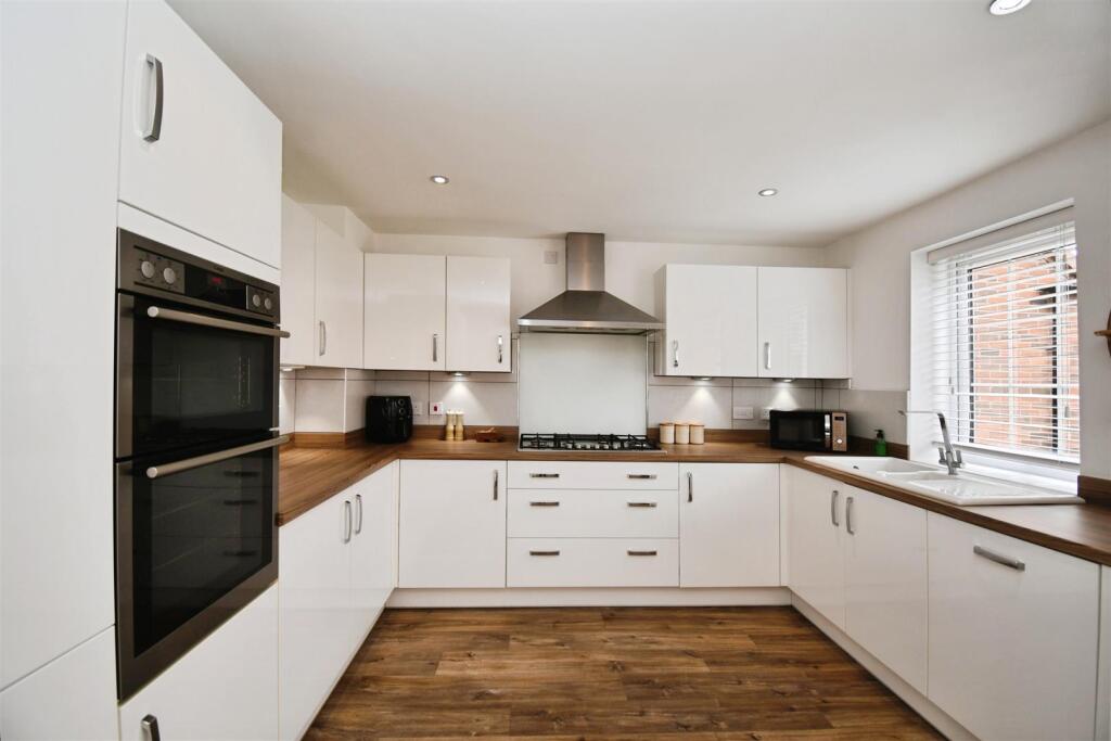 b7051bc2-U 20 20 2854 29.JPG