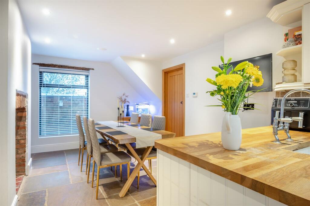 8582263-interior07.jpg