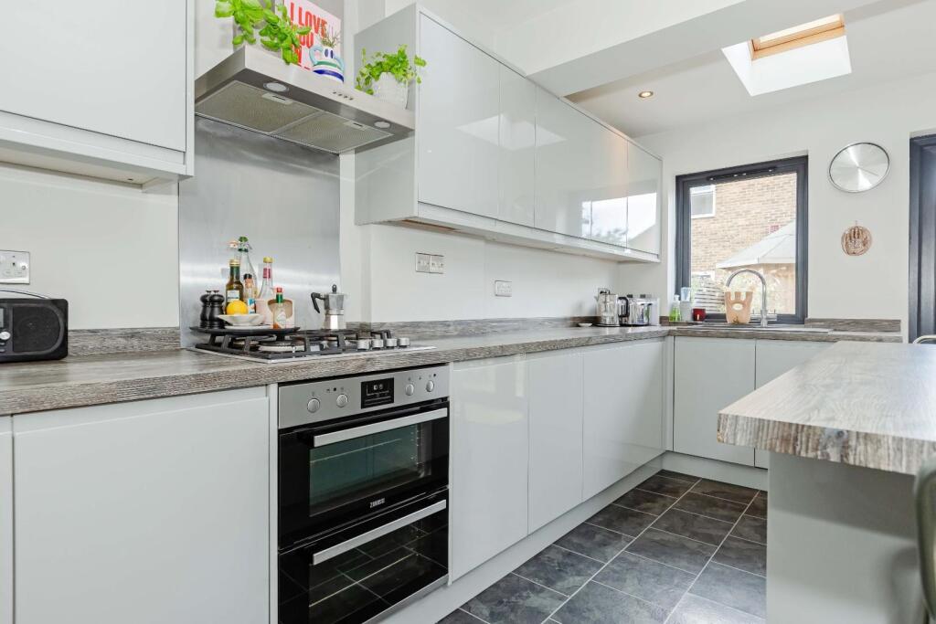 5 Myrtle Crescent_20.JPG