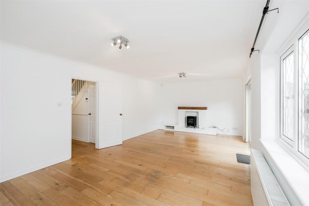 11 Carbis Close-10.jpg