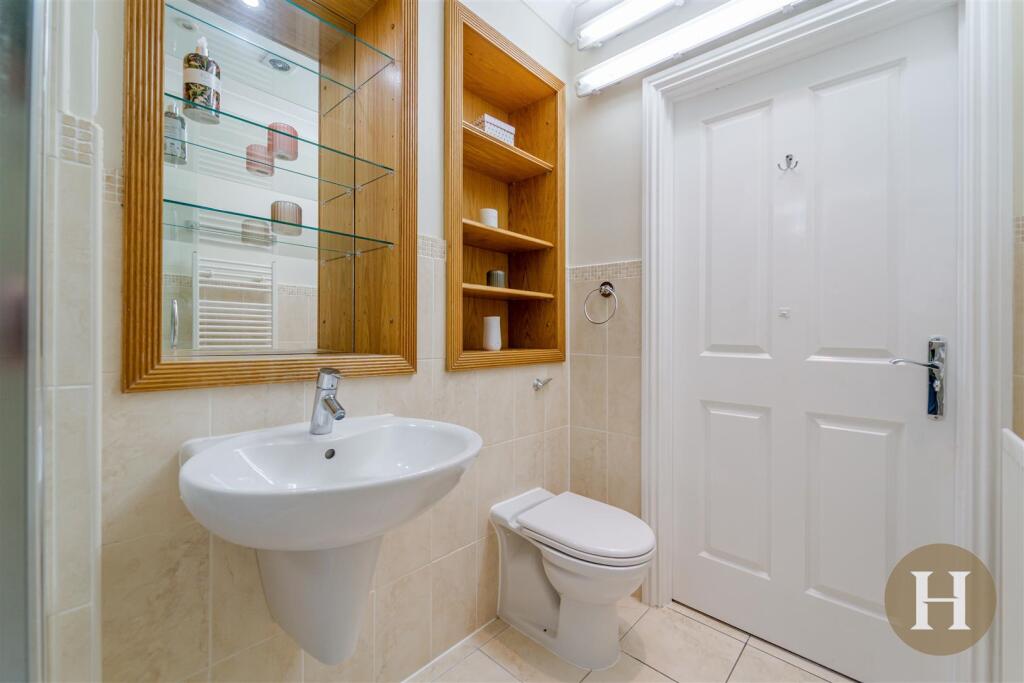 Hadleigh Estate Agents-23.jpg