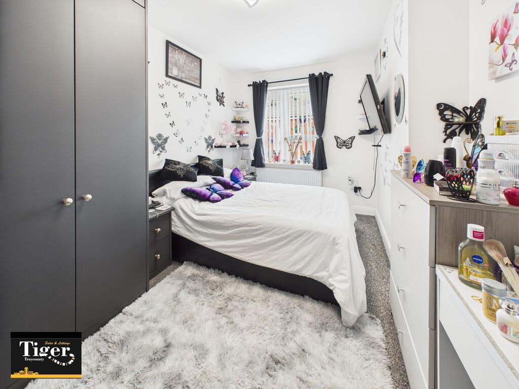 CAM02176G0-PR0653...