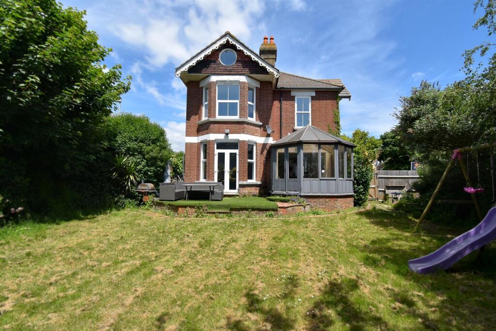 Side elevation
