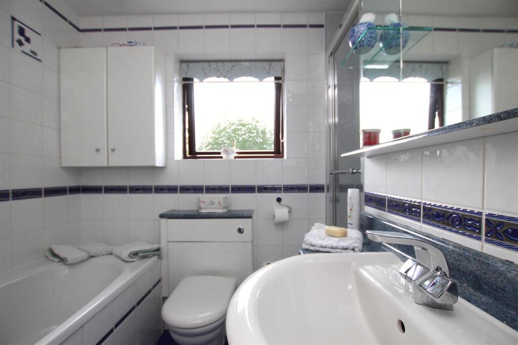 Bathroom.JPG