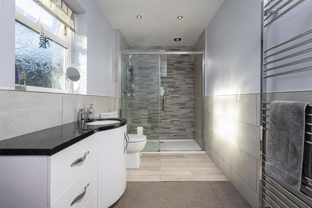 En Suite Shower Room