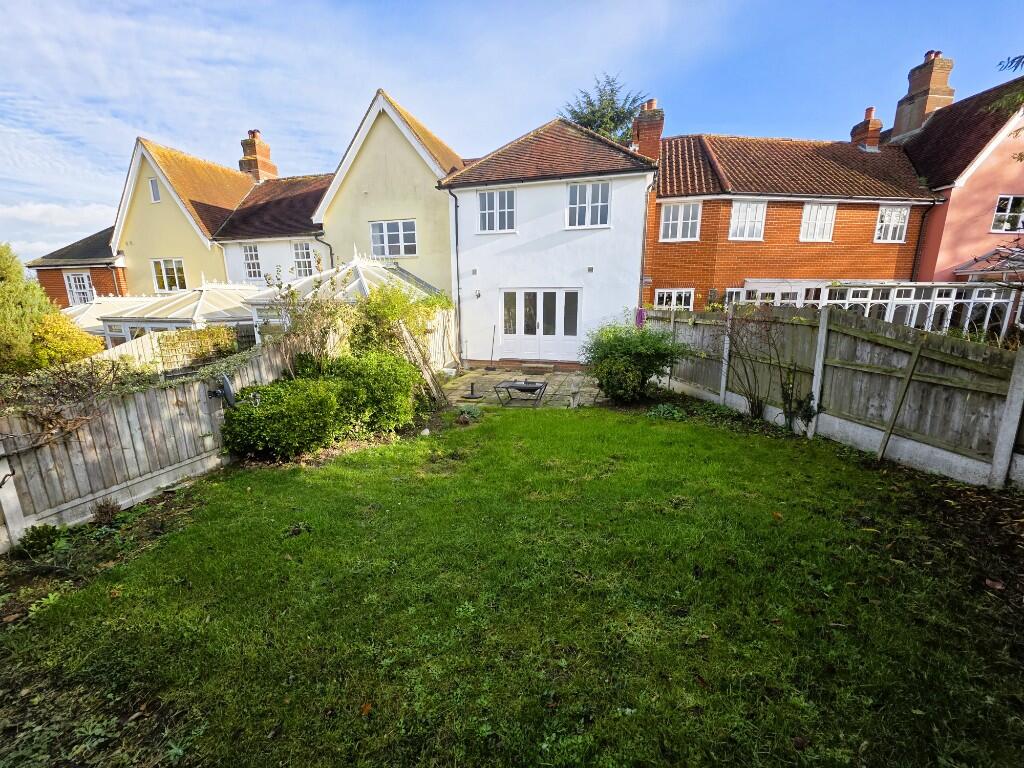 Deacons Close, CO10