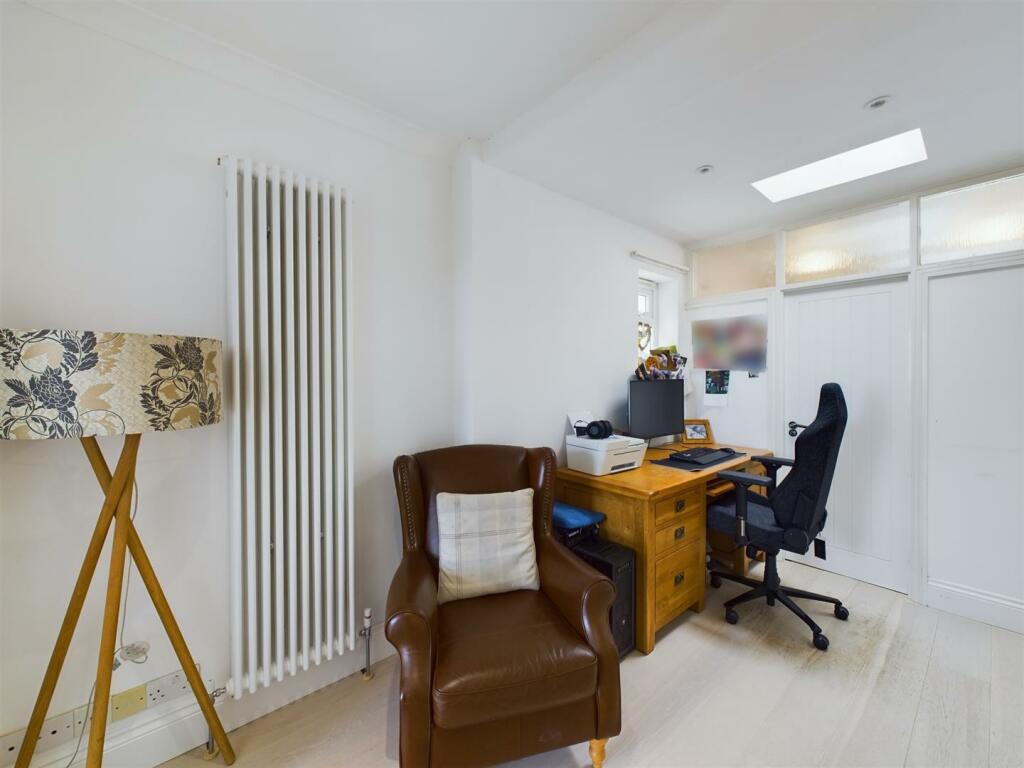 Hallway Office
