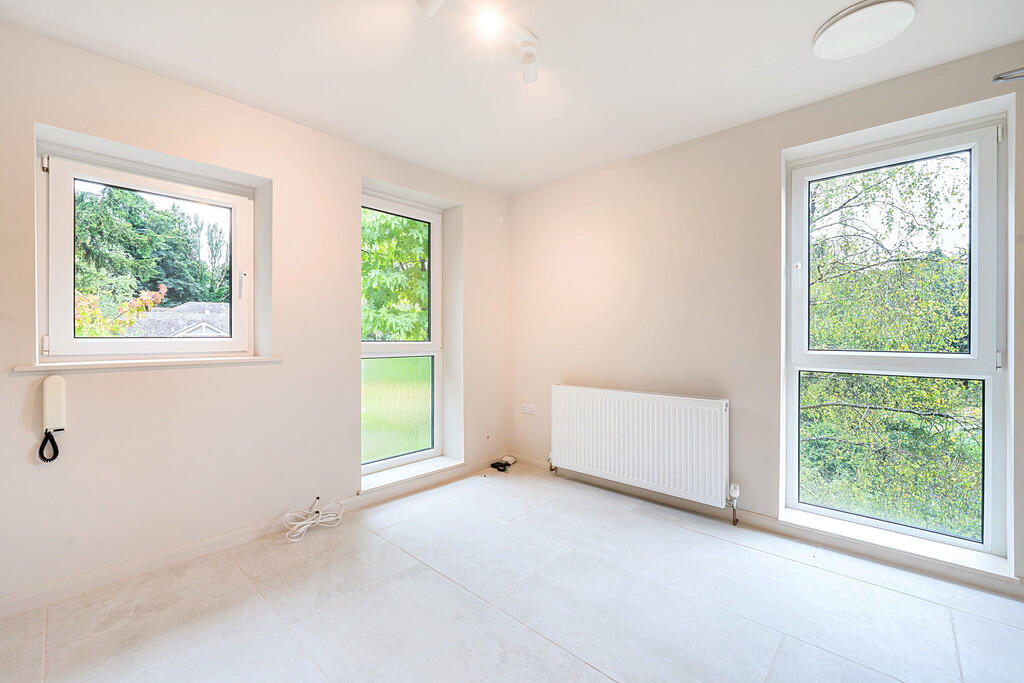 Living/dining are...