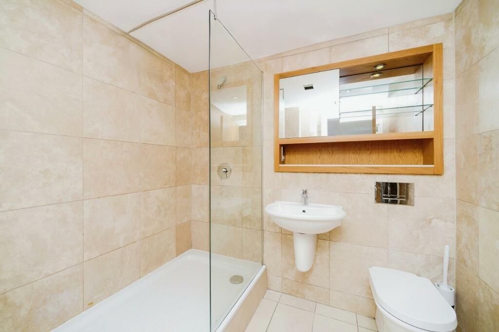 5373dcc5-Bathroom.jpeg