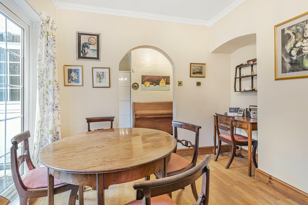 Dining Room (4)