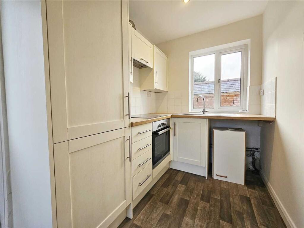 Kitchen: