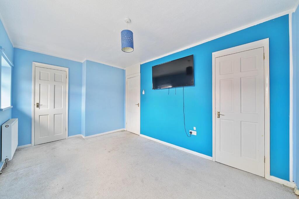 Bedroom 1.jpg