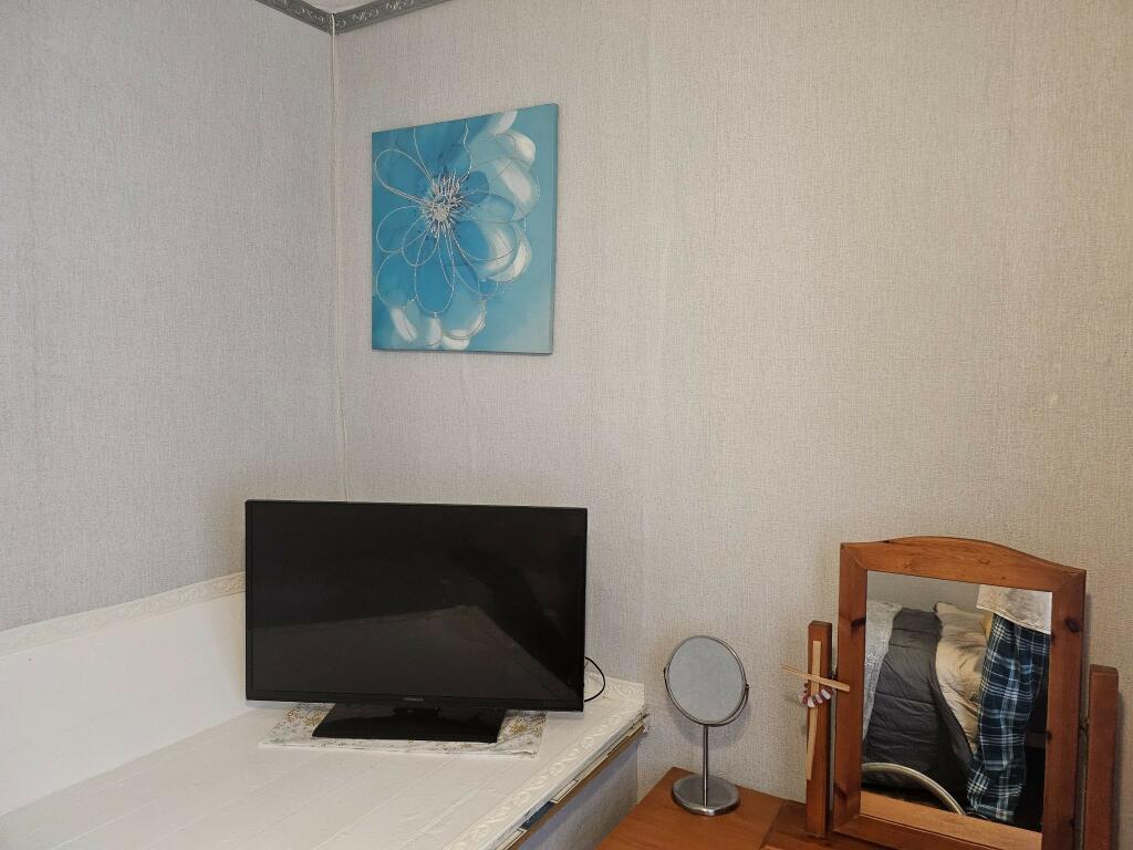 Photograph 16