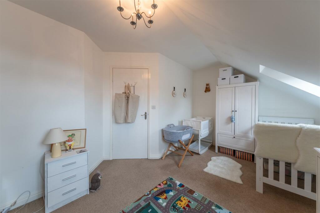 27 Harthill Close-025.jpg