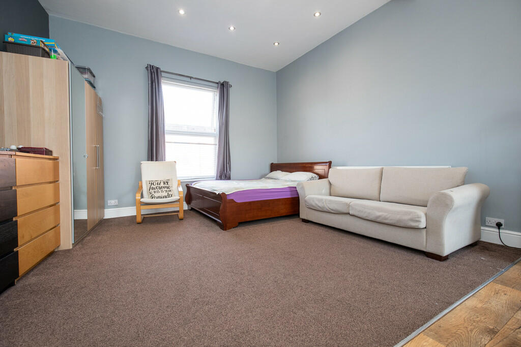 384 Brighton Rd -...