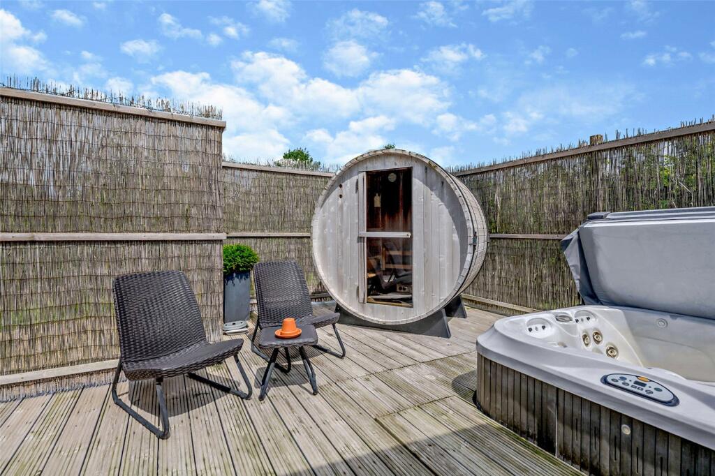 Holiday Lodge