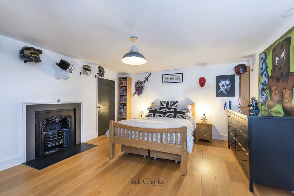 Little Bewl Farmhouse, TN3 8JL 016.jpg