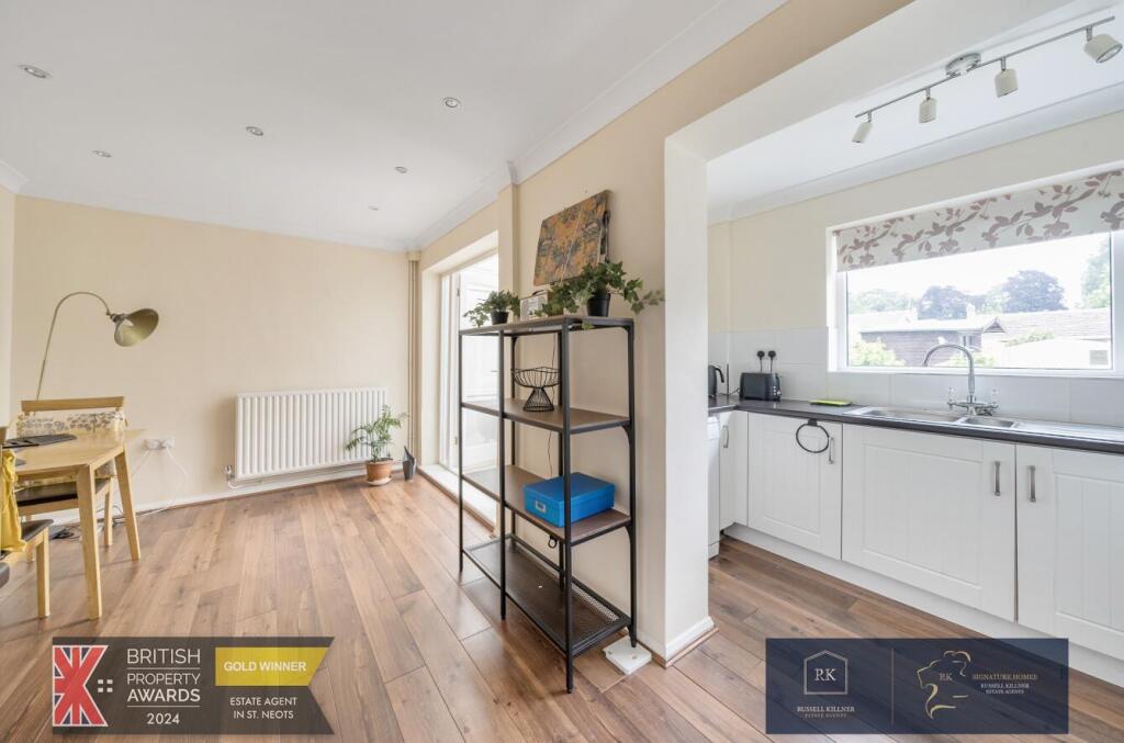 Kitchen/ Dining Area.