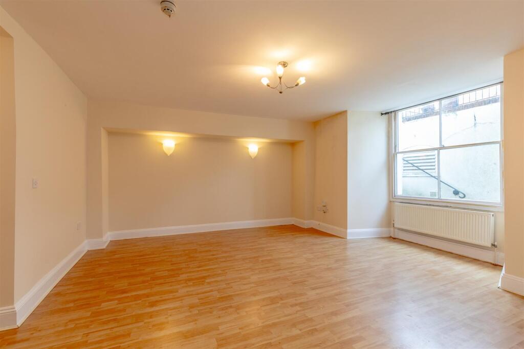 Oakfield Road, Clifton Living Room.jpg