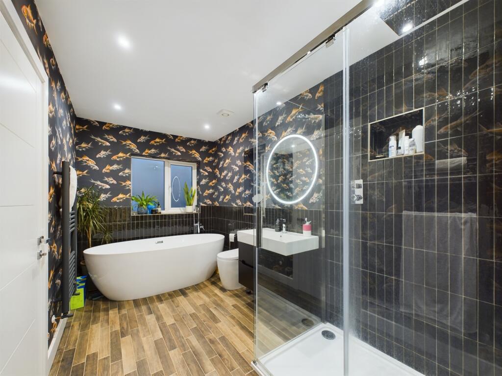 CAM04024G0-PR0013-STILL027