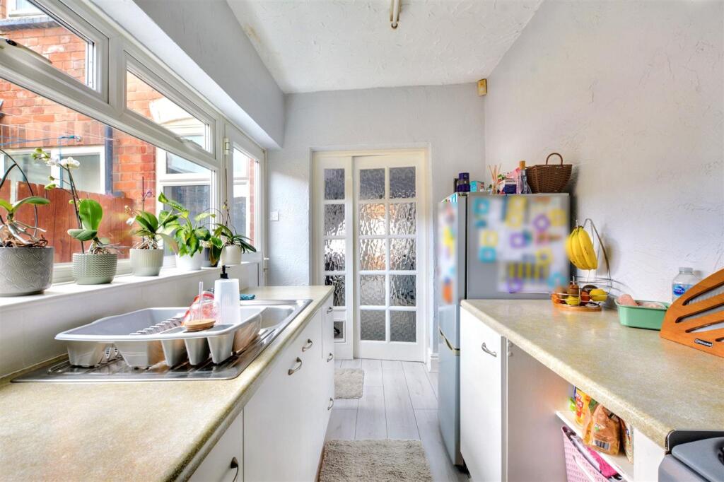 Kitchen_2.jpeg