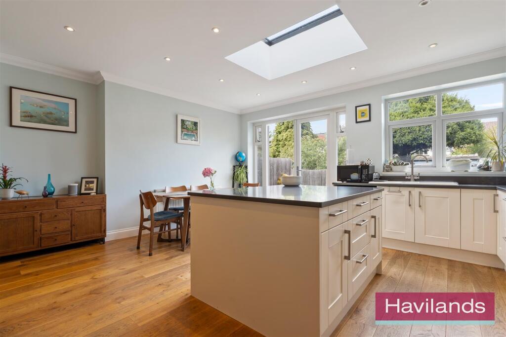 Oaktree Avenue-11.jpg