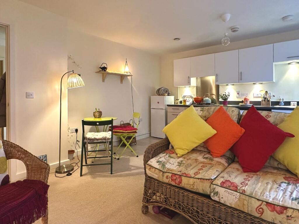 Lounge/Dining/Kitchen