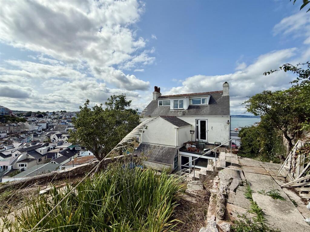 Rear Right Quarter.JPG