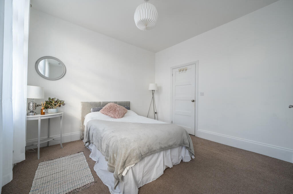 1369239-16-68f0fb...