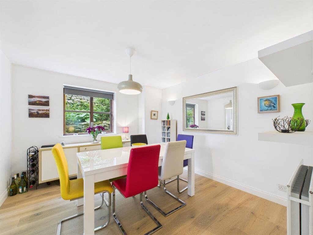 Dining Room.jpg