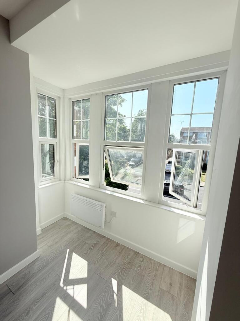 Upper Class Estates Presents: Stylish Studio Flat