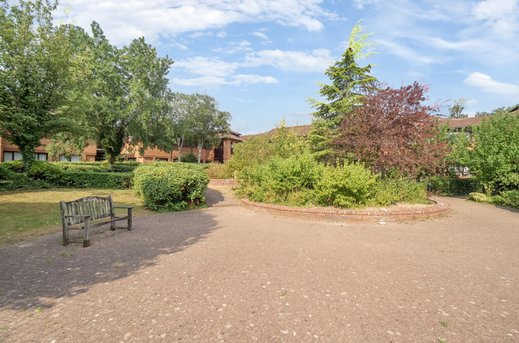 1318099-15-6874c0...