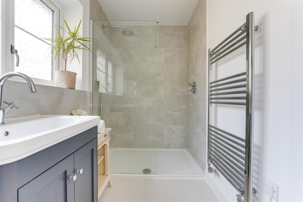 Redbank Close-14.jpg