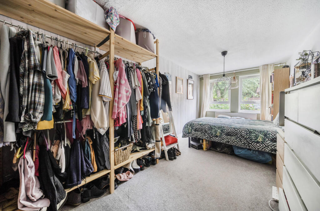 1329679-16-688354...