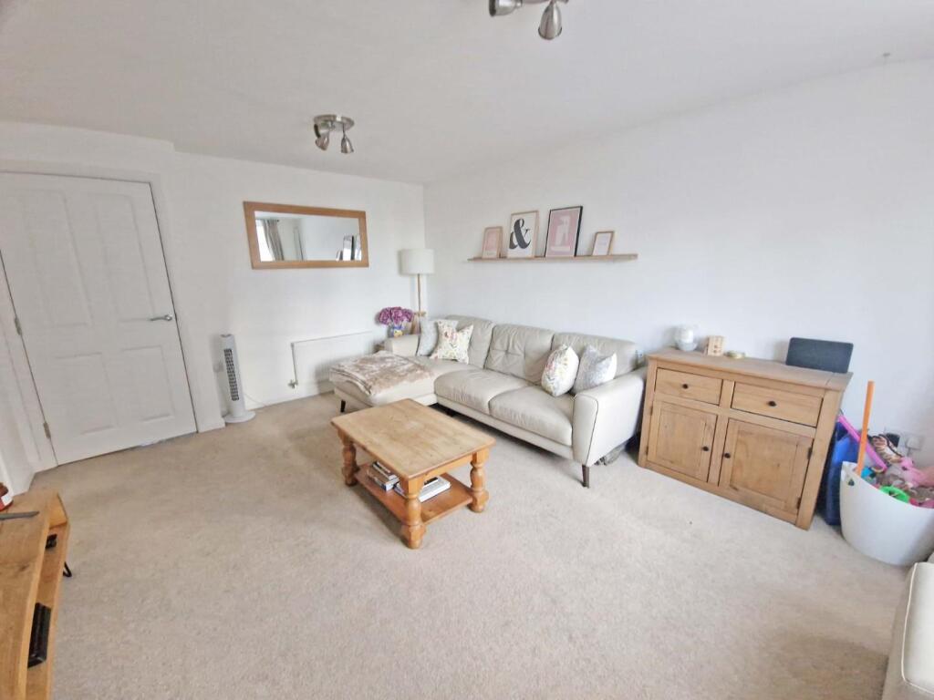 Lounge1.jpg
