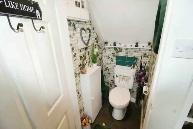 Downsatirs WC