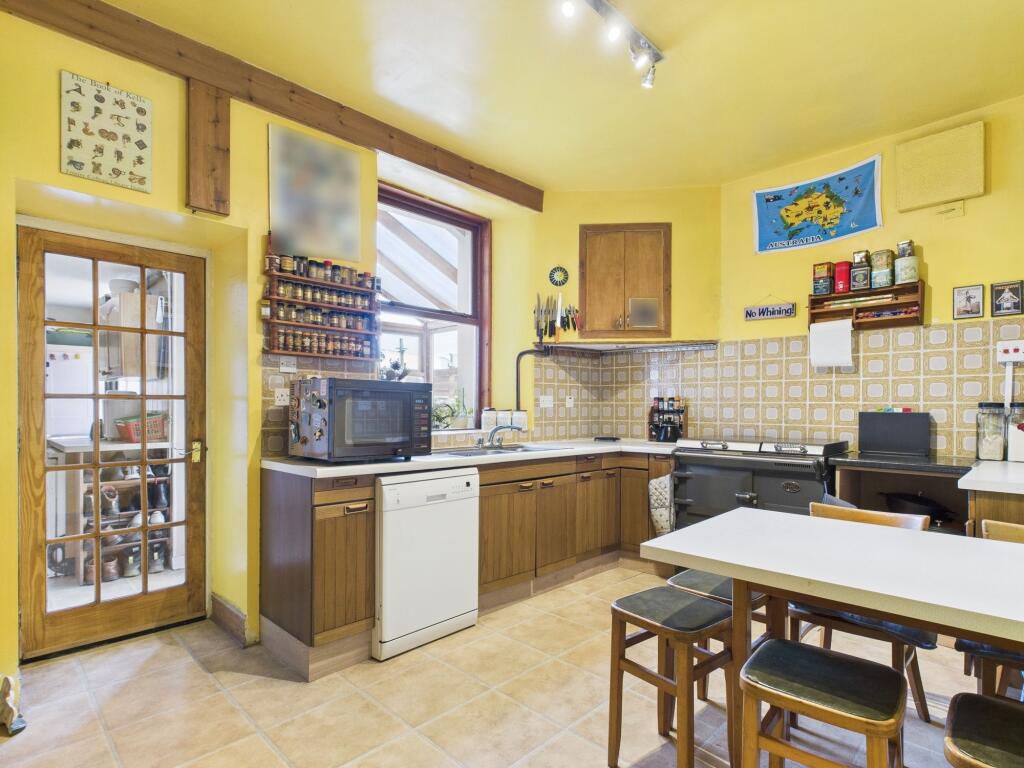 Dining kitchen