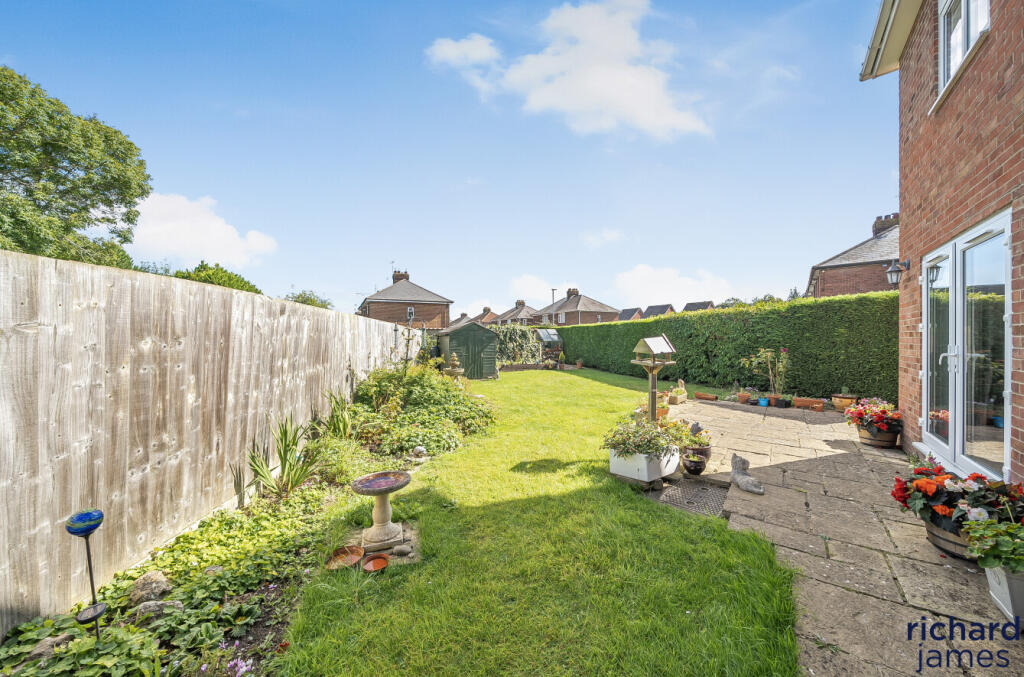 976a5da3-676d-45a...