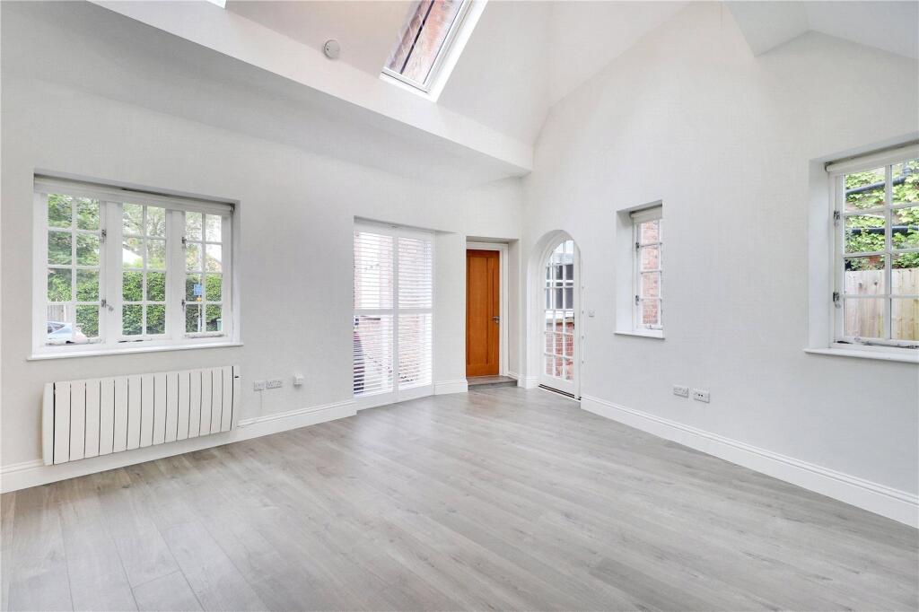 Sitting/Dining Room