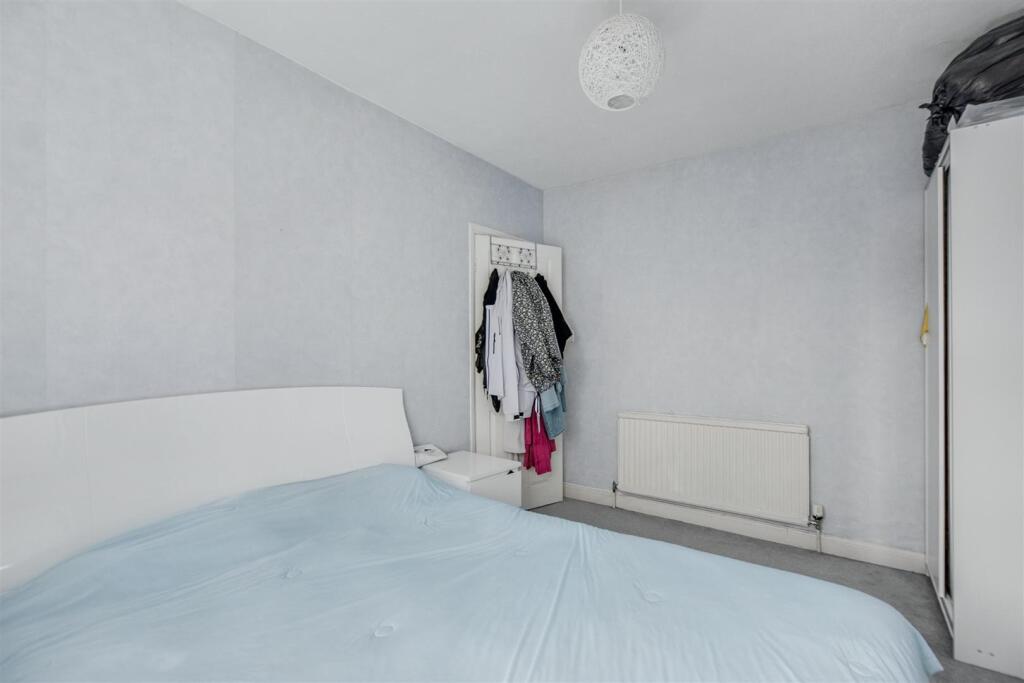Bedroom 1_2.jpeg