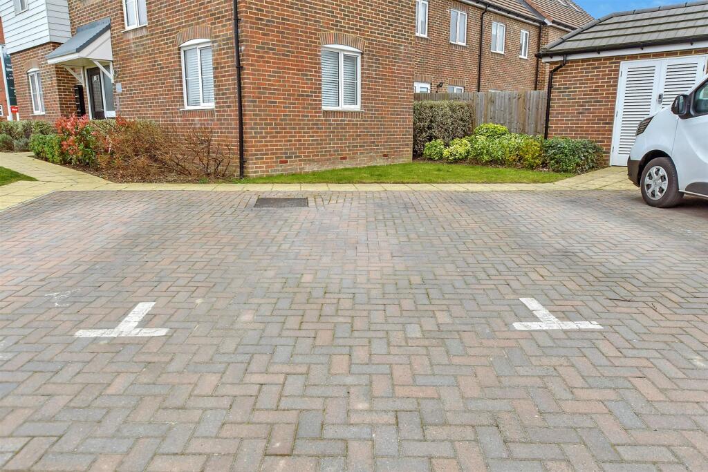 Driveway/Parking